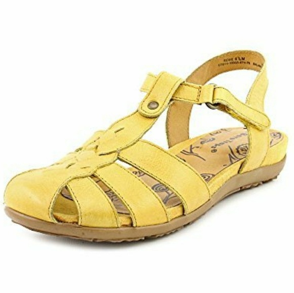baretraps fisherman sandals